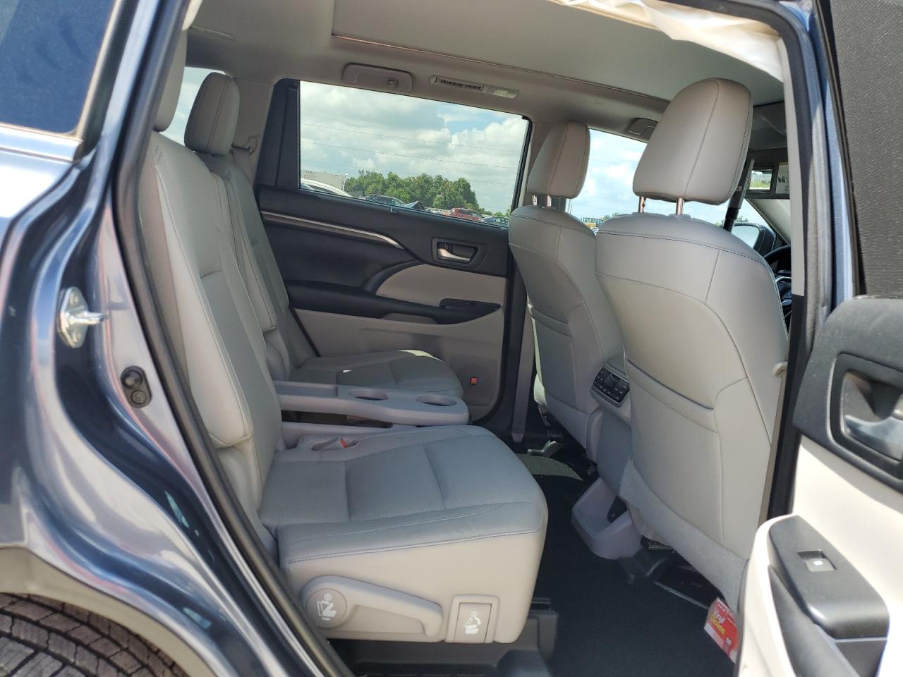 2015 Toyota Highlander Limited VIN: 5TDDKRFH3FS216413 Lot: 60329104