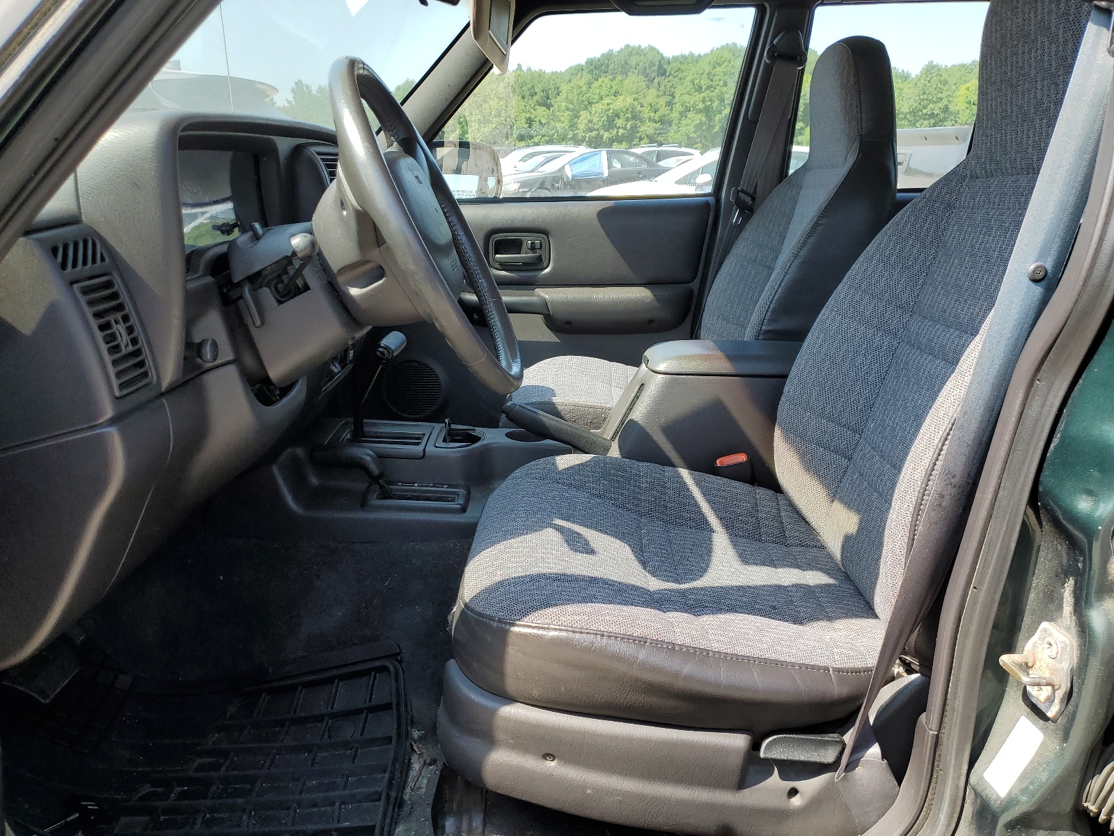 1J4FF48S01L521932 2001 Jeep Cherokee Sport