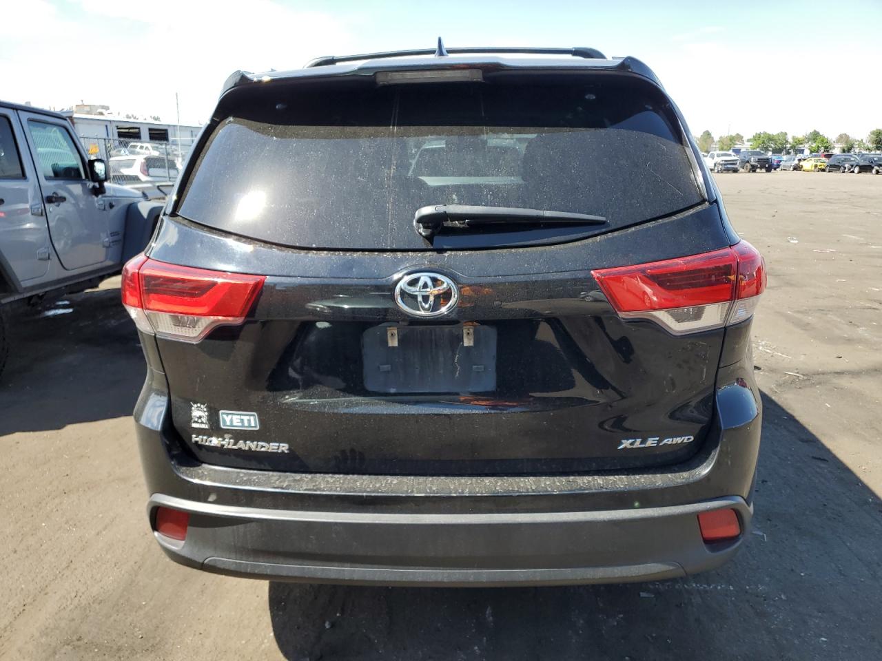 2018 Toyota Highlander Se VIN: 5TDJZRFH2JS550679 Lot: 58926624