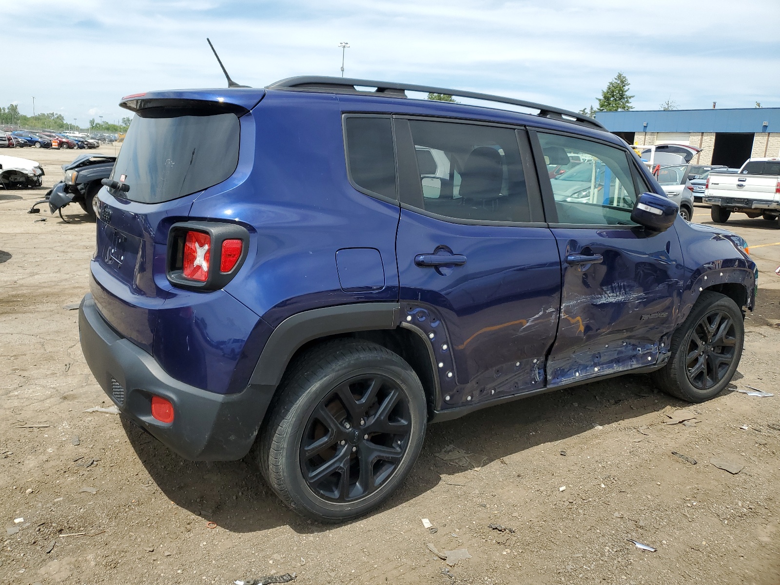 2017 Jeep Renegade Latitude vin: ZACCJABB9HPG38624