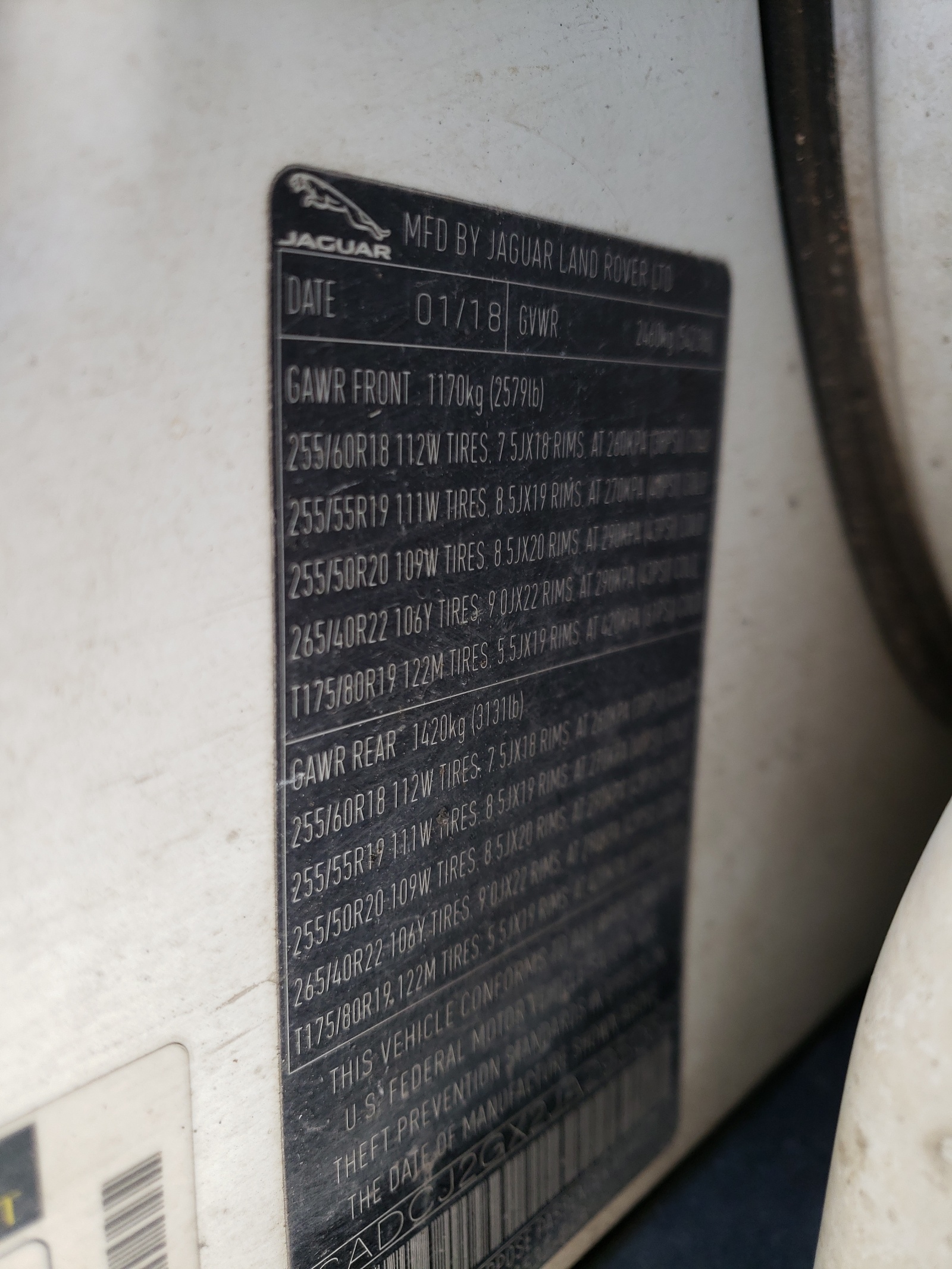 SADCJ2GX2JA295062 2018 Jaguar F-Pace Premium