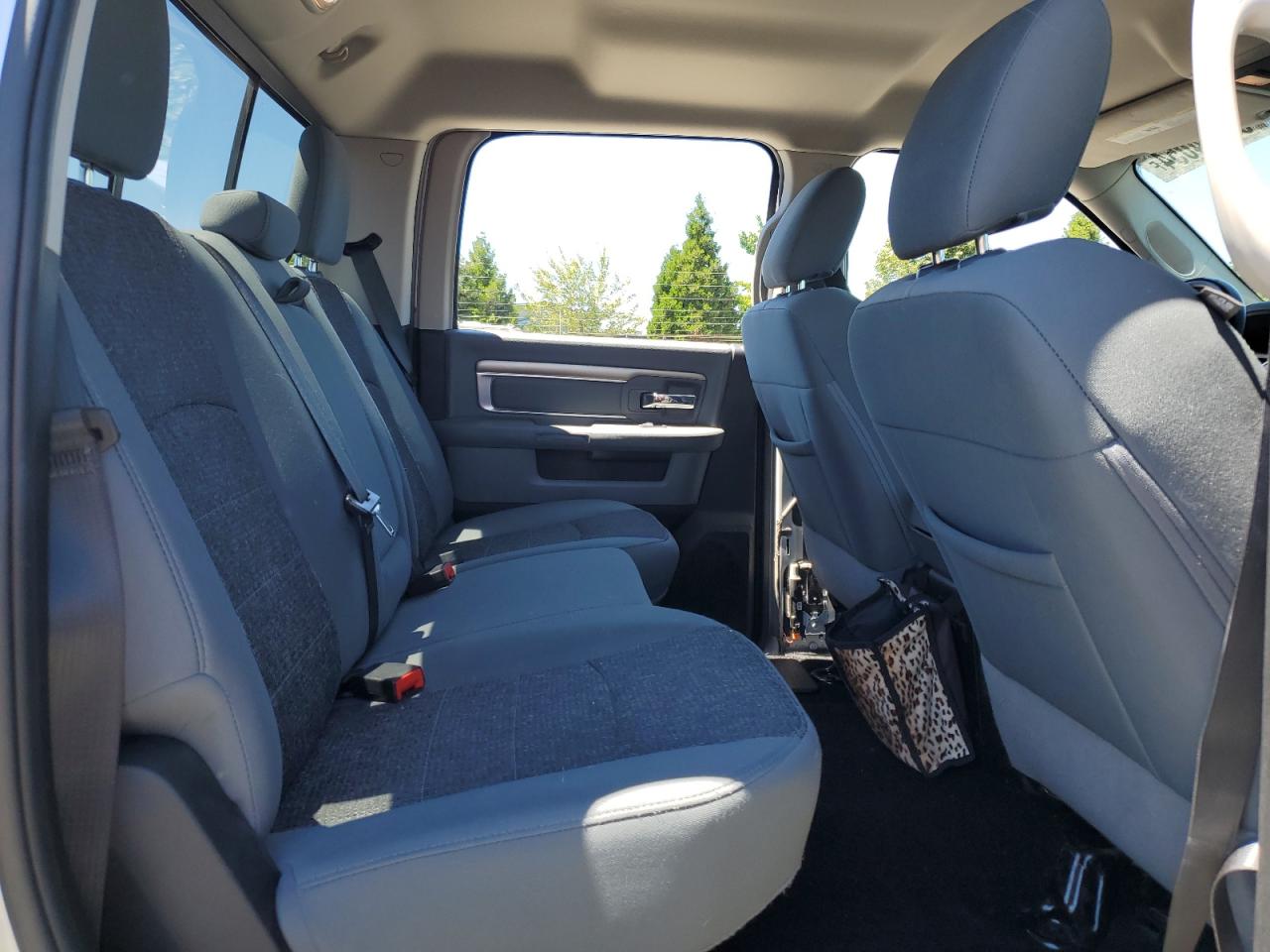 2018 Ram 1500 Slt VIN: 3C6RR6LT9JG195249 Lot: 61064054