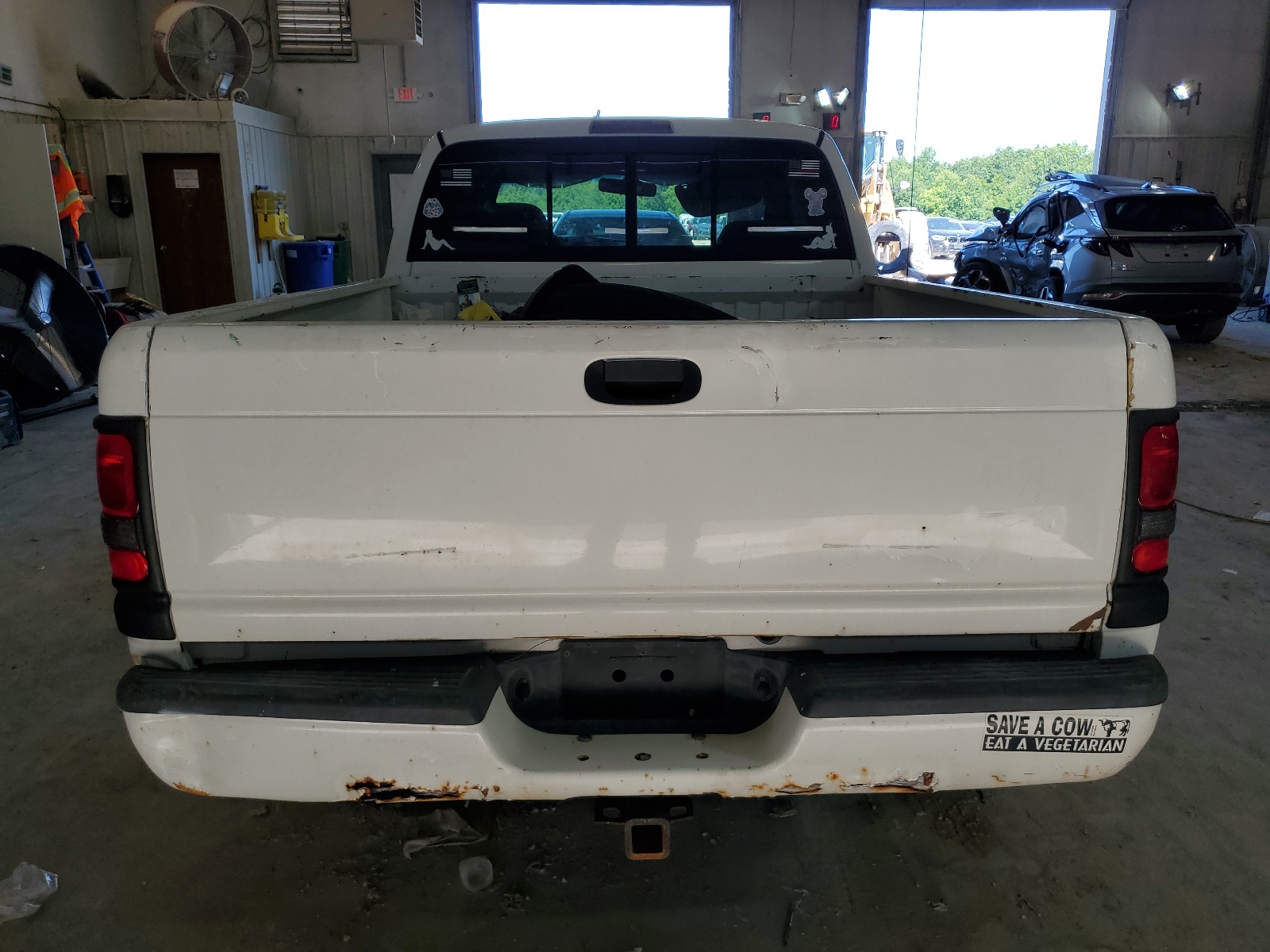 3B7HC13Y0WG226853 1998 Dodge Ram 1500