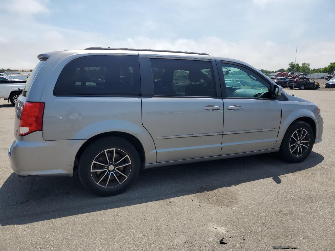 2015 Dodge Grand Caravan R/T VIN: 2C4RDGEG9FR664144 Lot: 60618494