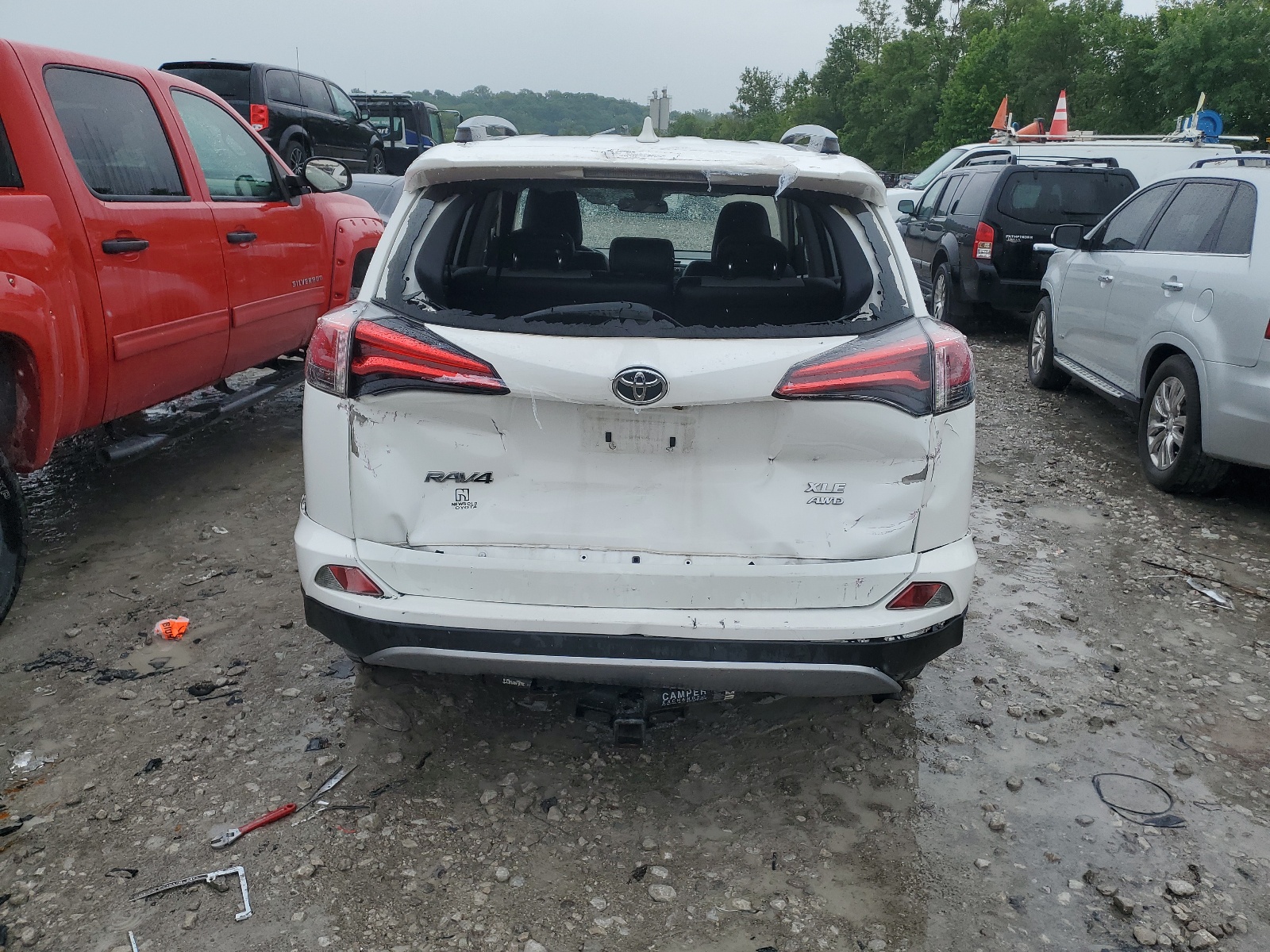 JTMRFREV3HD220560 2017 Toyota Rav4 Xle