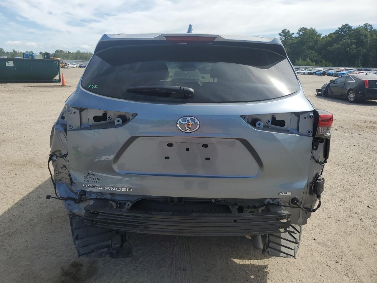 5TDGZRAHXMS088961 2021 Toyota Highlander Xle