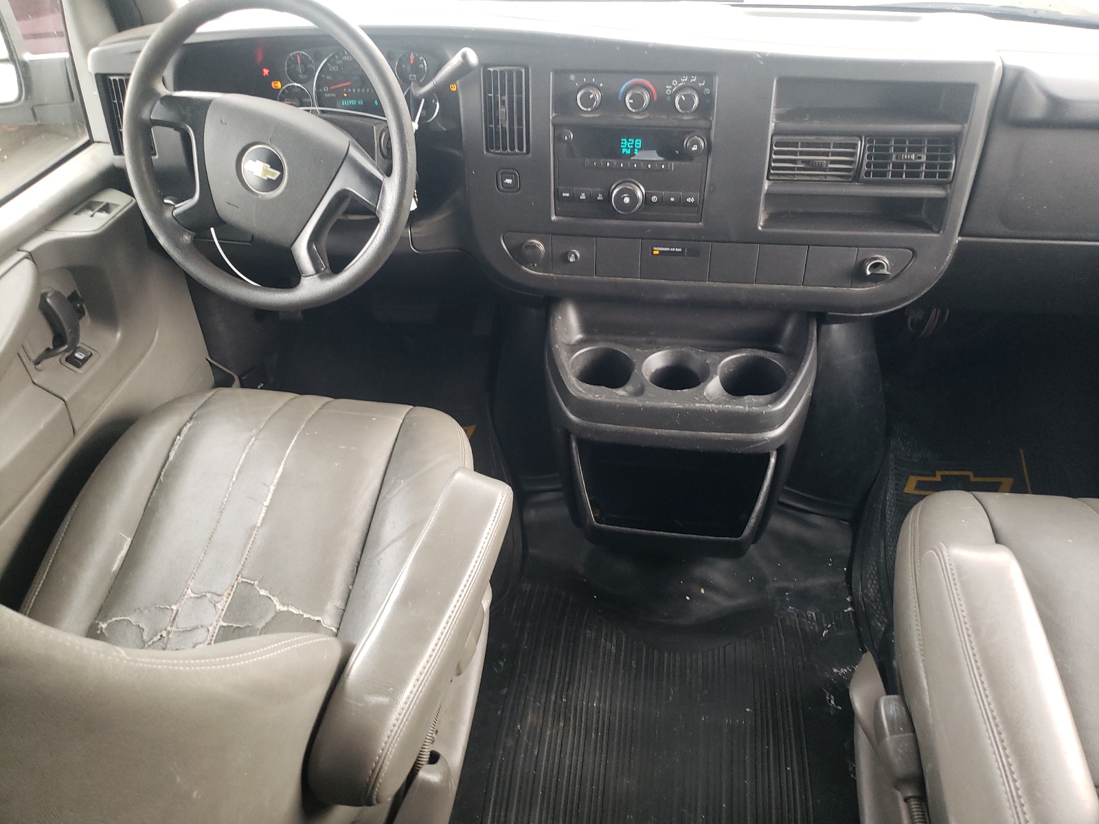 1GCSHAF41C1108305 2012 Chevrolet Express G1500