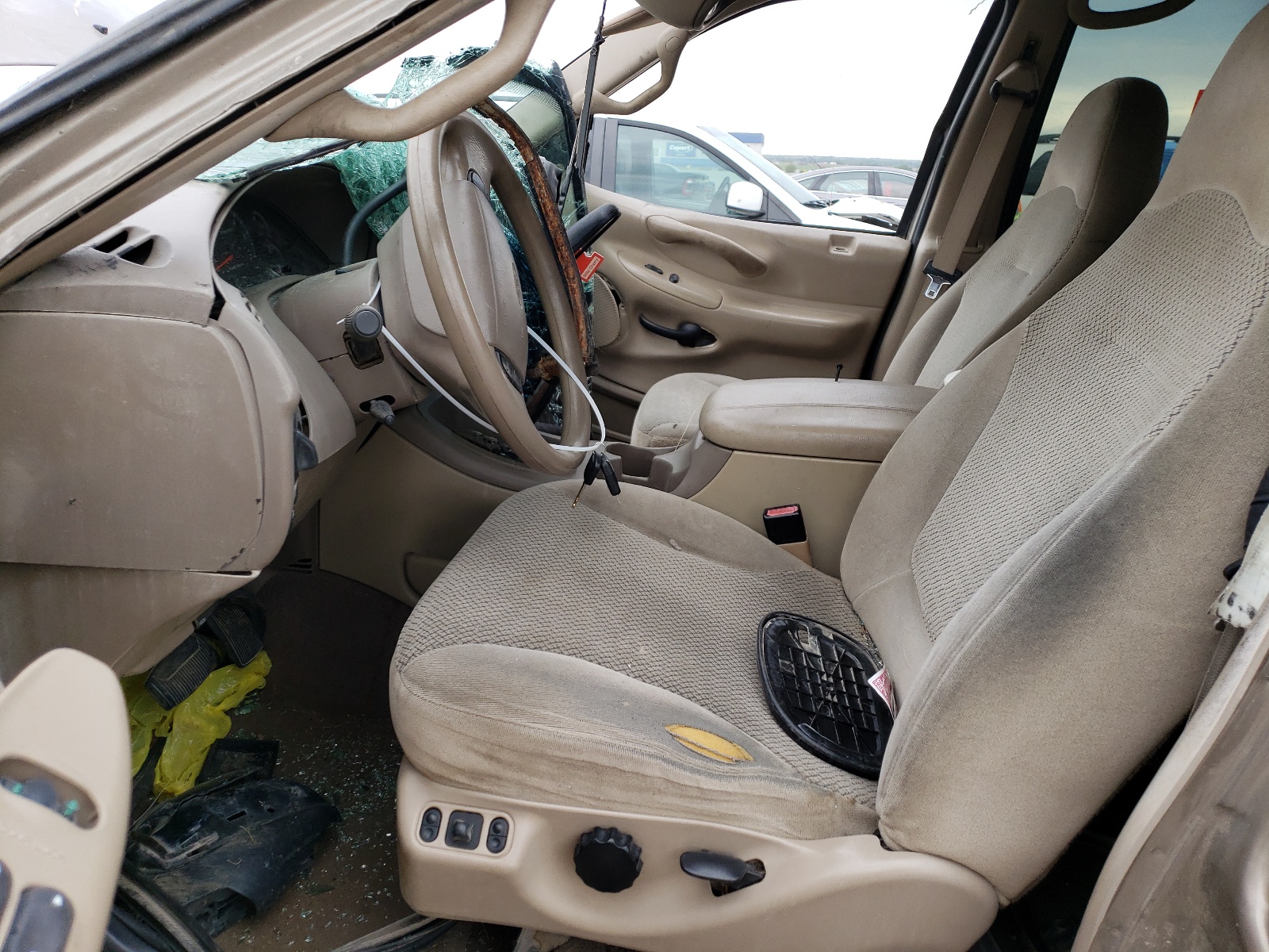 1FMRU16W11LA86718 2001 Ford Expedition Xlt