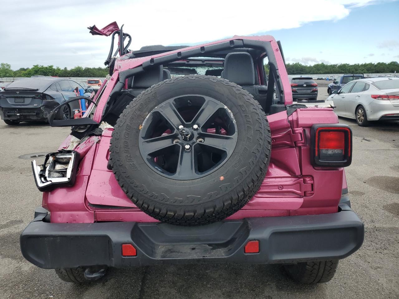 2022 Jeep Wrangler Unlimited Sahara VIN: 1C4HJXEG8NW117697 Lot: 59032554