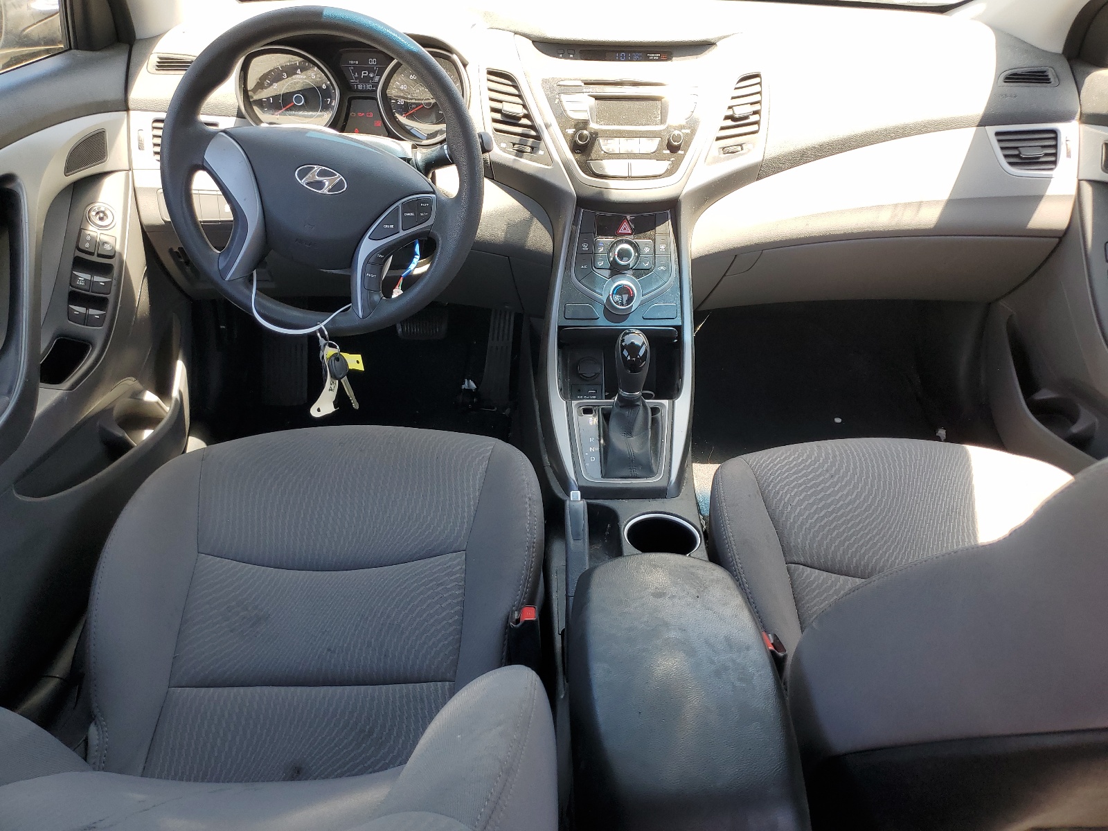 5NPDH4AE9GH763885 2016 Hyundai Elantra Se