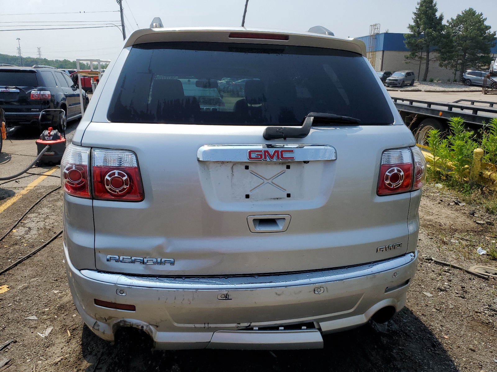 1GKKVTED5BJ318530 2011 GMC Acadia Denali