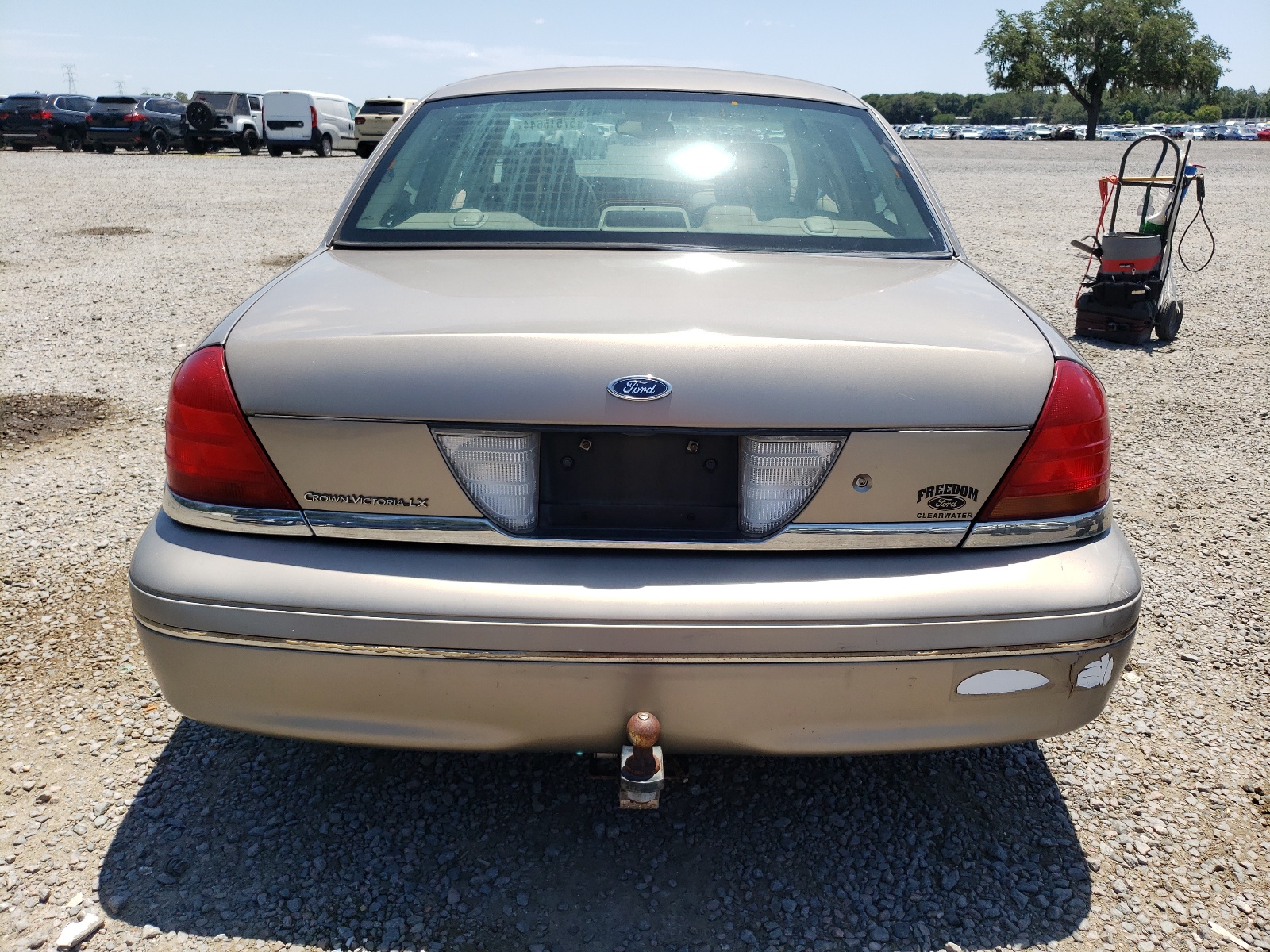 2FAFP74W74X170155 2004 Ford Crown Victoria Lx