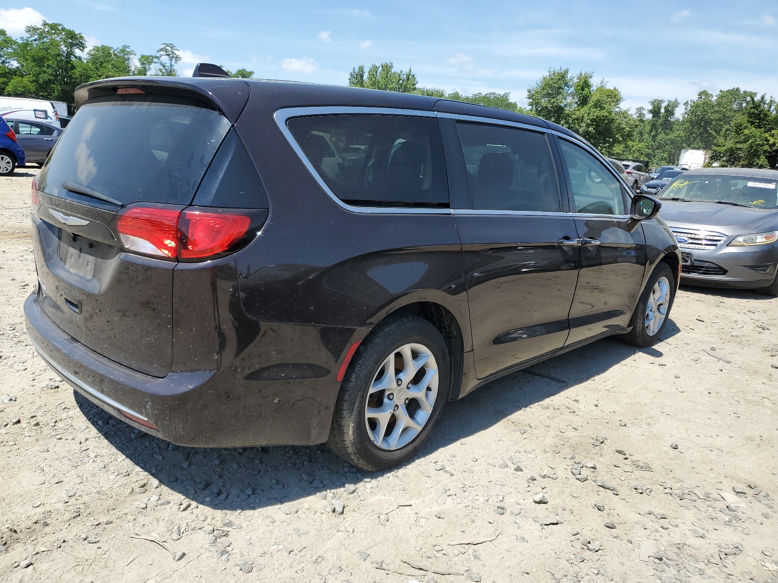 2018 Chrysler Pacifica Touring Plus vin: 2C4RC1FG8JR236279