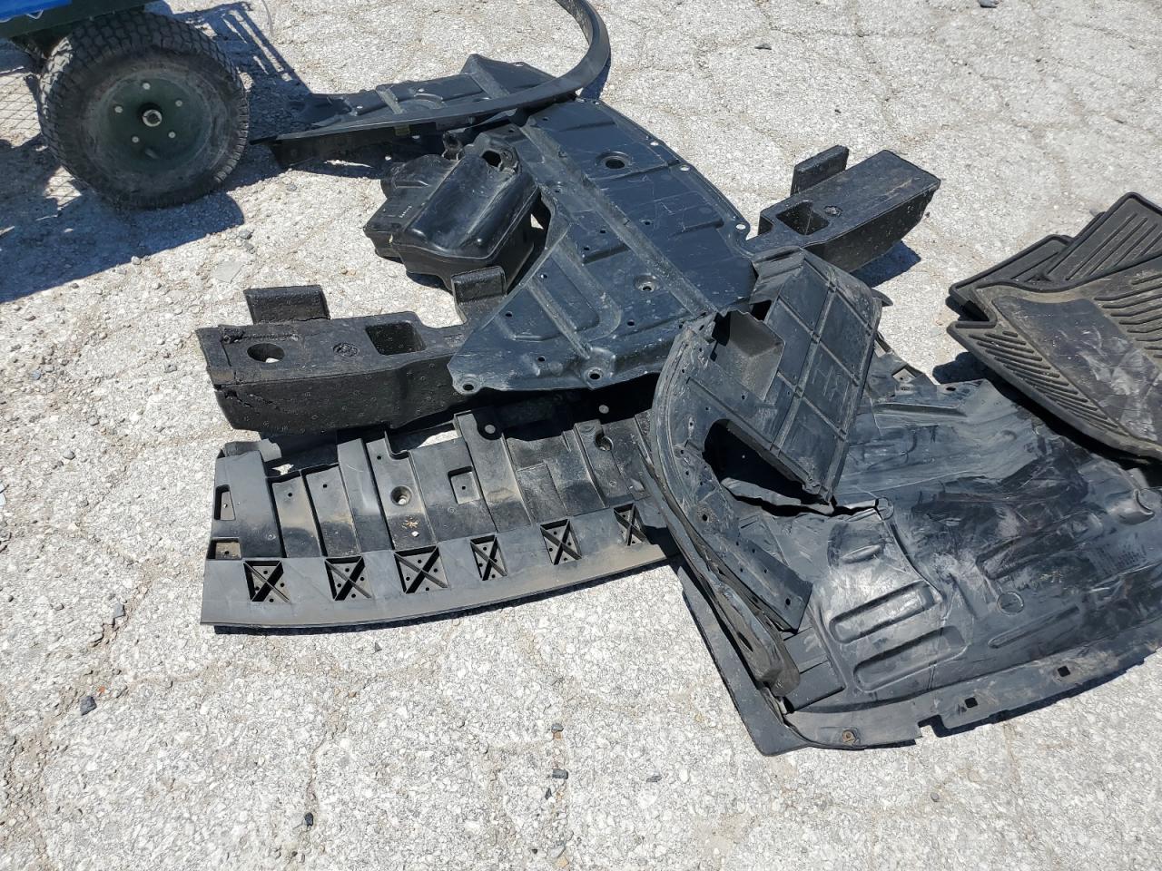 2015 Nissan Rogue S VIN: KNMAT2MV4FP524782 Lot: 60422584