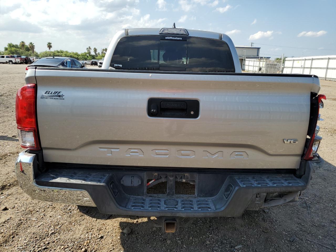 5TFAZ5CN8JX066867 2018 Toyota Tacoma Double Cab