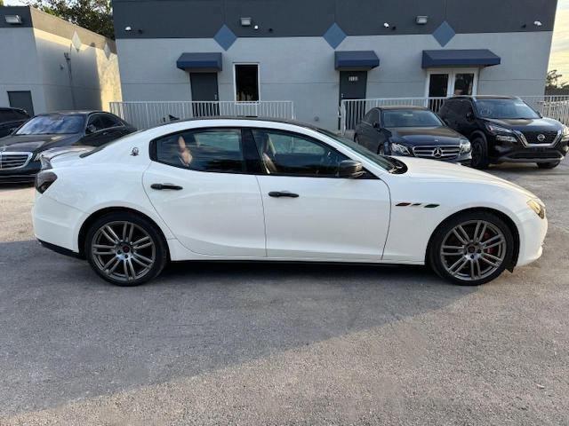 2016 Maserati Ghibli S vin: ZAM57RSA4G1169708