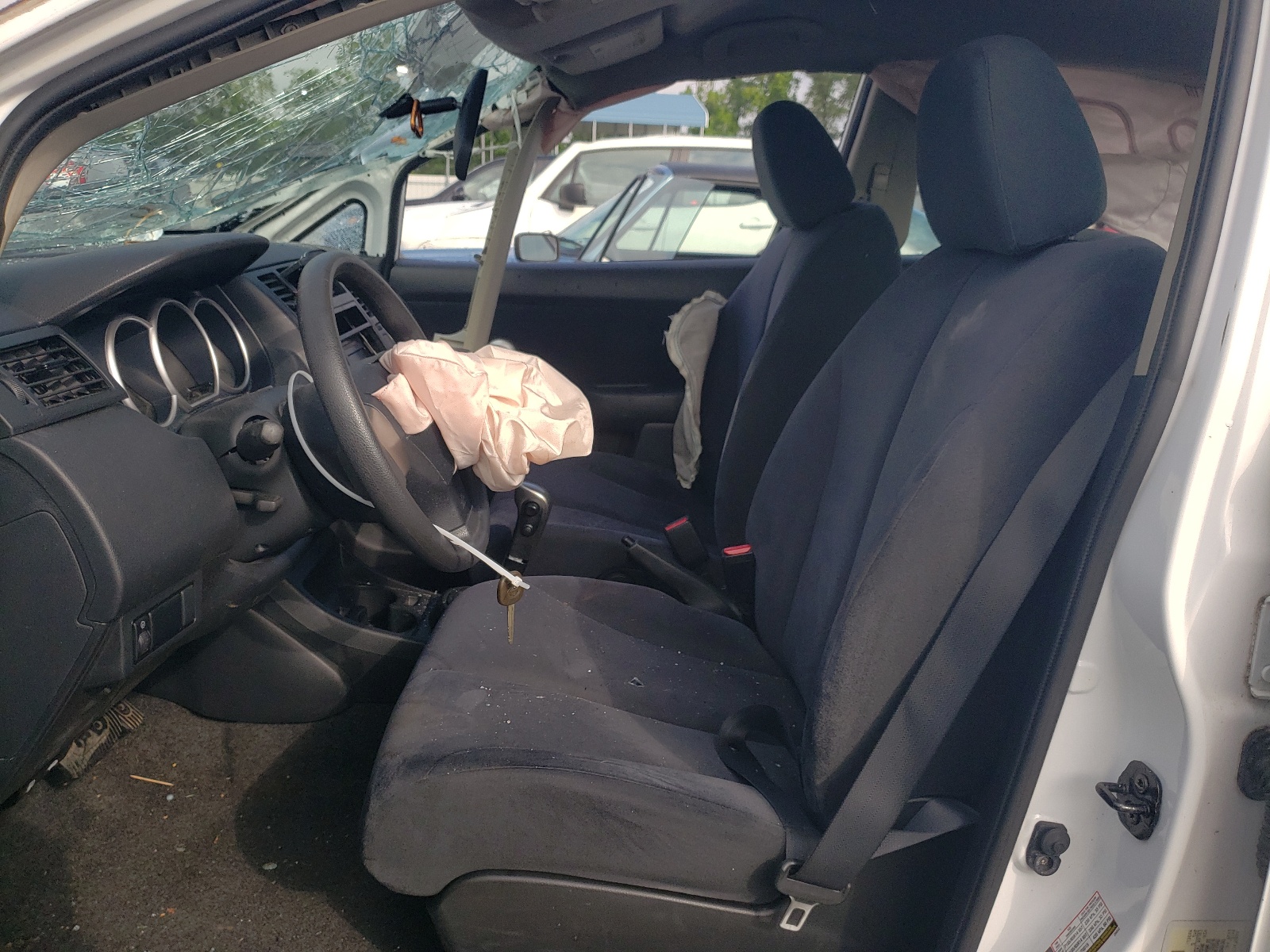 3N1CC1AP6BL392027 2011 Nissan Versa S