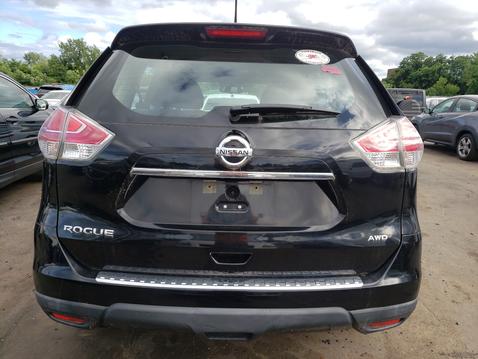 2015 Nissan Rogue S vin: KNMAT2MV0FP523922