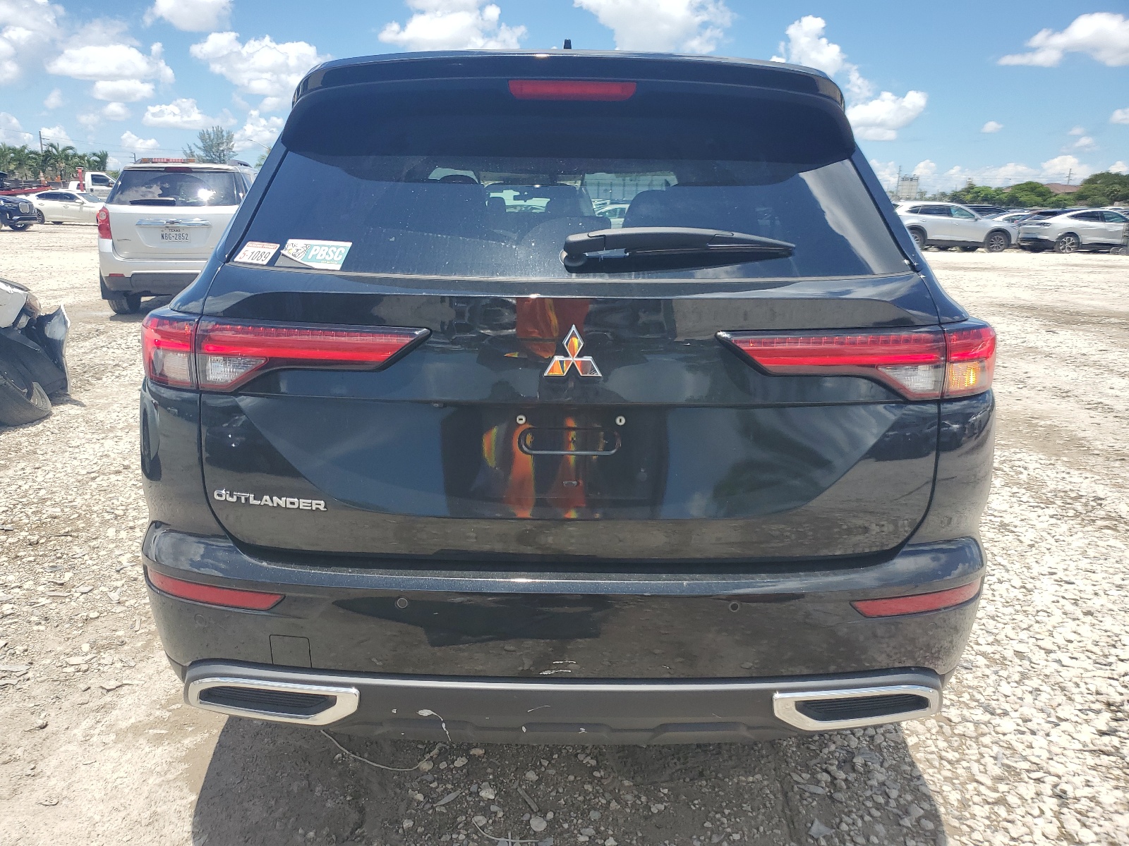 JA4J3TA82NZ033113 2022 Mitsubishi Outlander Es