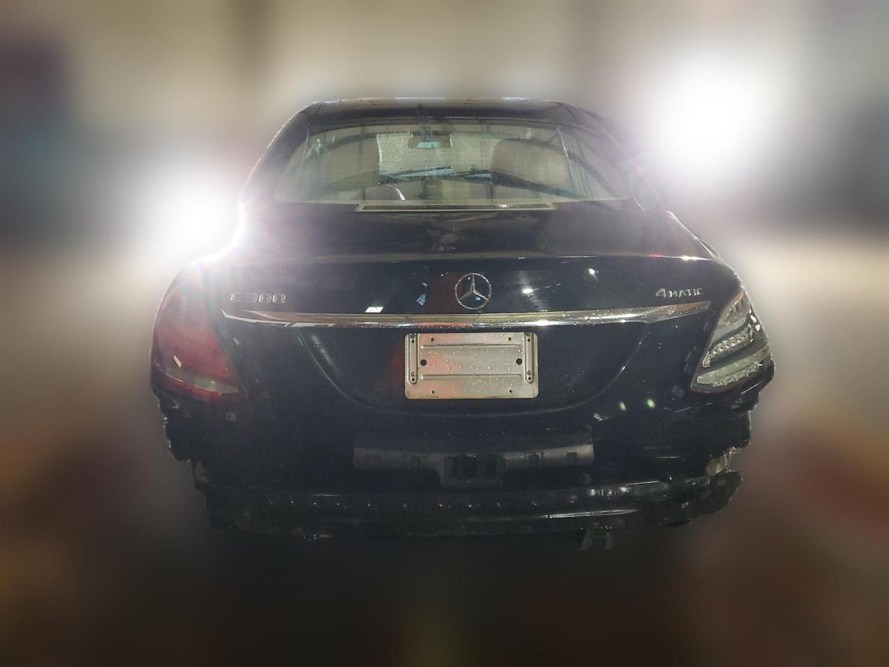 2016 Mercedes-Benz C 300 4Matic VIN: 55SWF4KB9GU142680 Lot: 39708554