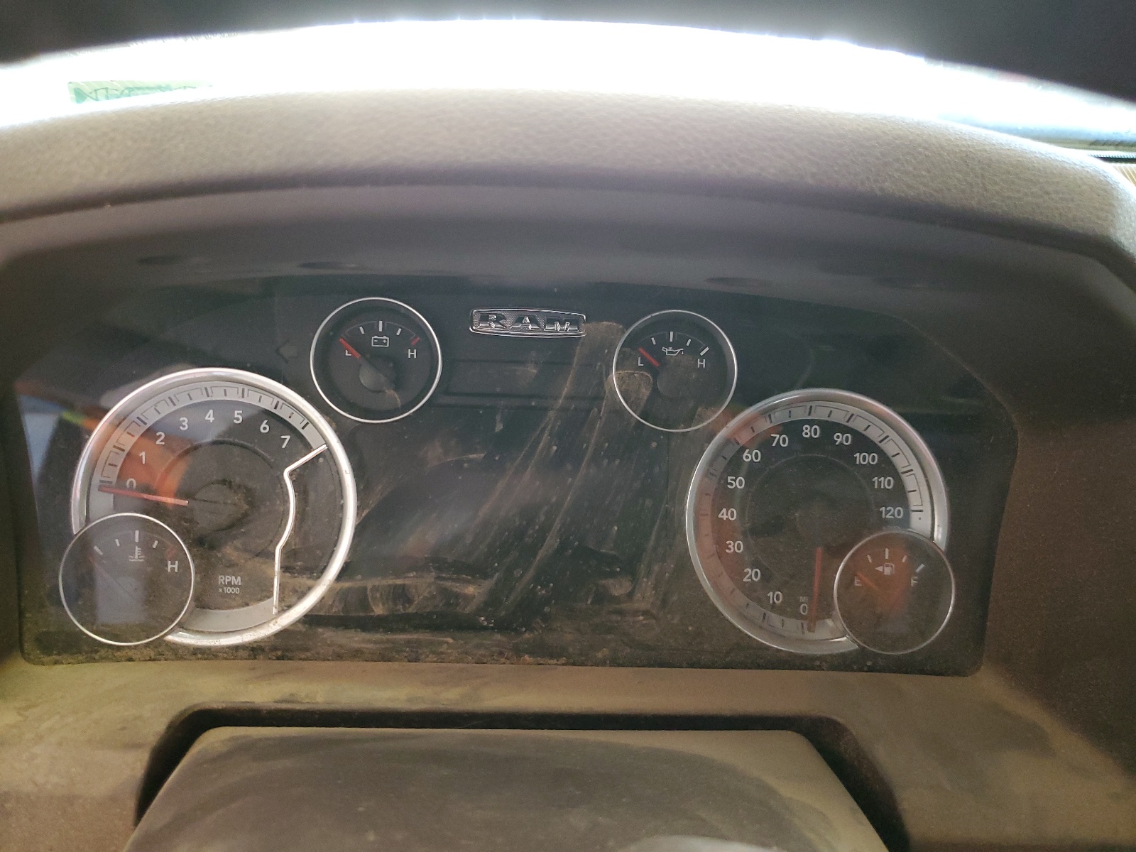 1C6RR6LT6FS762114 2015 Ram 1500 Slt