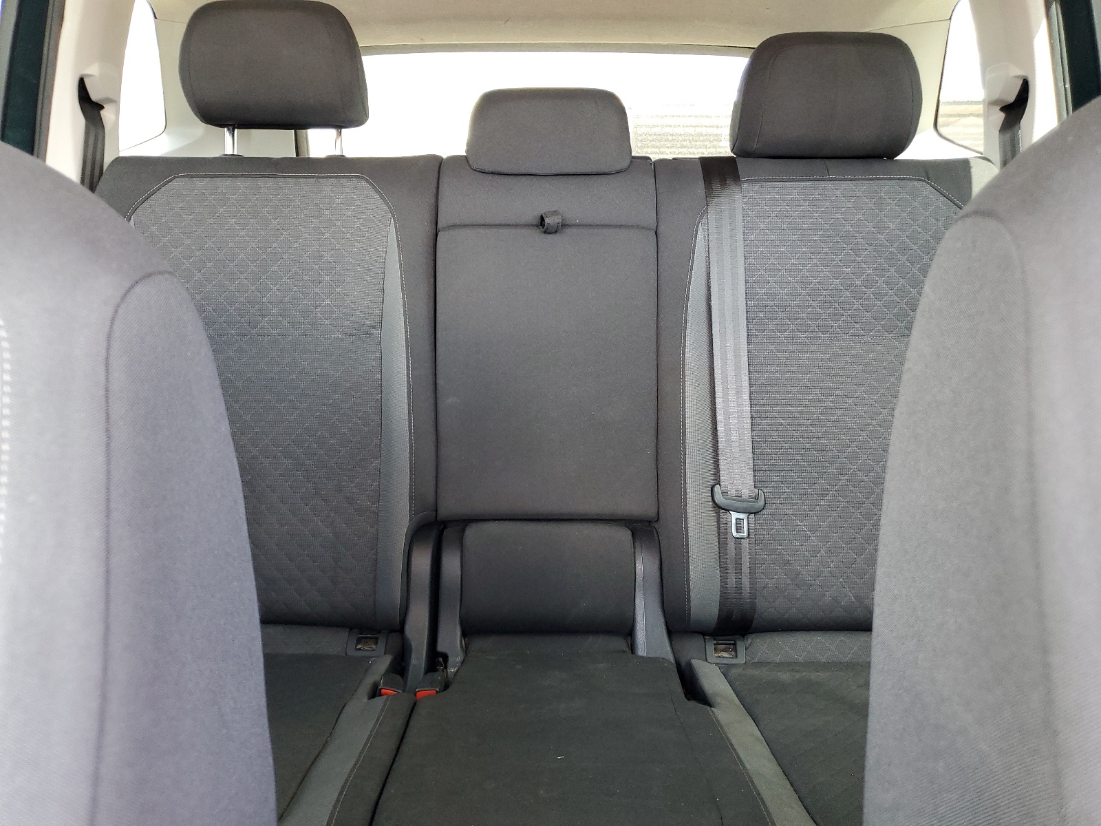 3VV0B7AX1KM065052 2019 Volkswagen Tiguan S