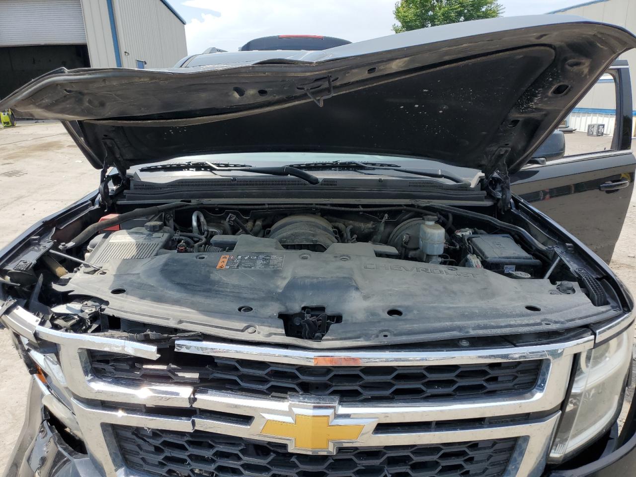 1GNSKHKC8KR162053 2019 Chevrolet Suburban K1500 Lt