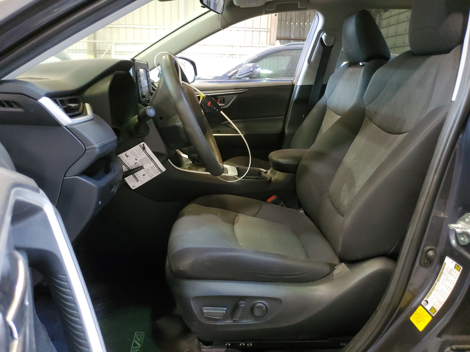 2T3W1RFV3LW099704 2020 Toyota Rav4 Xle