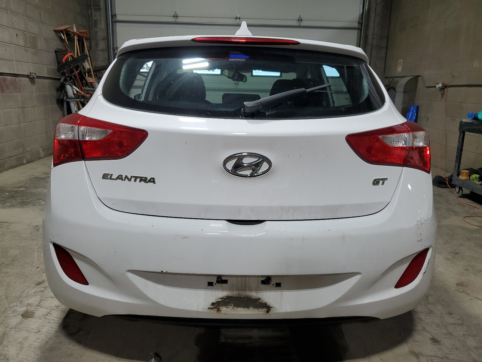 2013 Hyundai Elantra Gt vin: KMHD35LE1DU085440