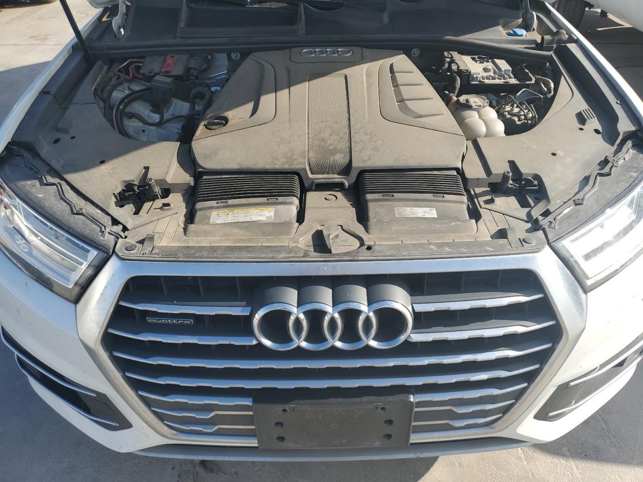 WA1AHAF77KD022042 2019 Audi Q7 Premium