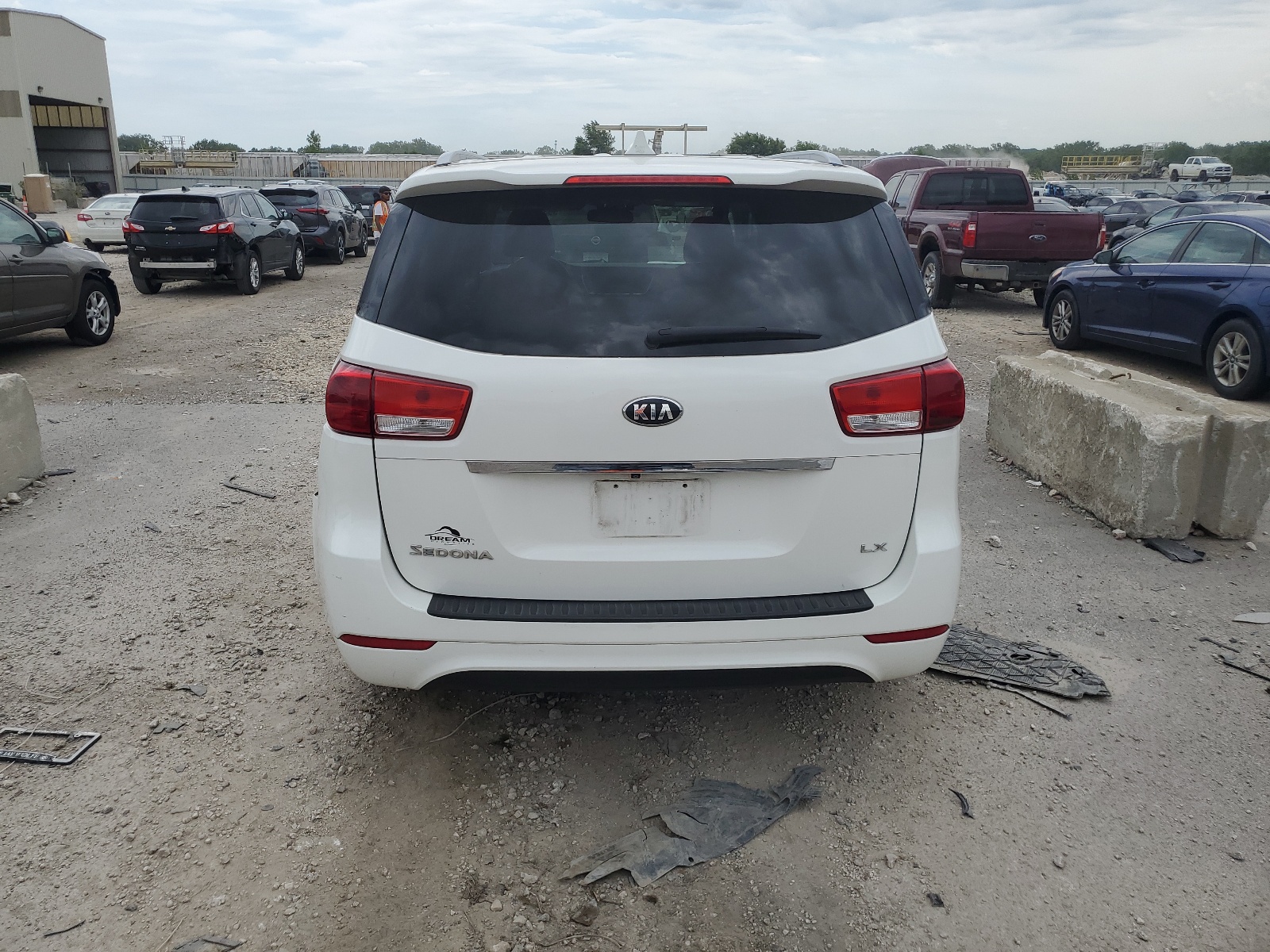 KNDMB5C1XF6070222 2015 Kia Sedona Lx