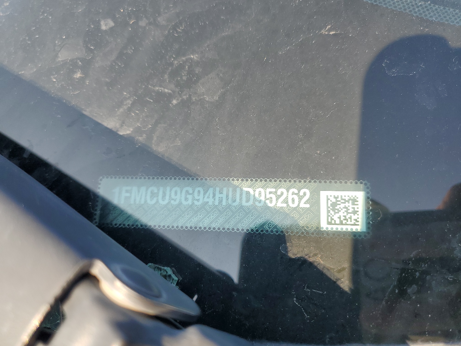 1FMCU9G94HUD95262 2017 Ford Escape Se