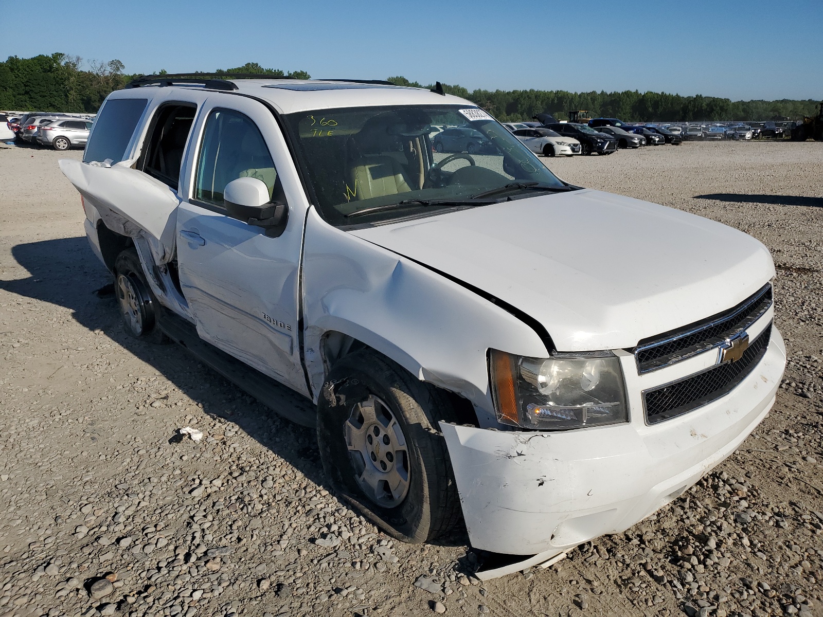 1GNSKBE0XBR374063 2011 Chevrolet Tahoe K1500 Lt