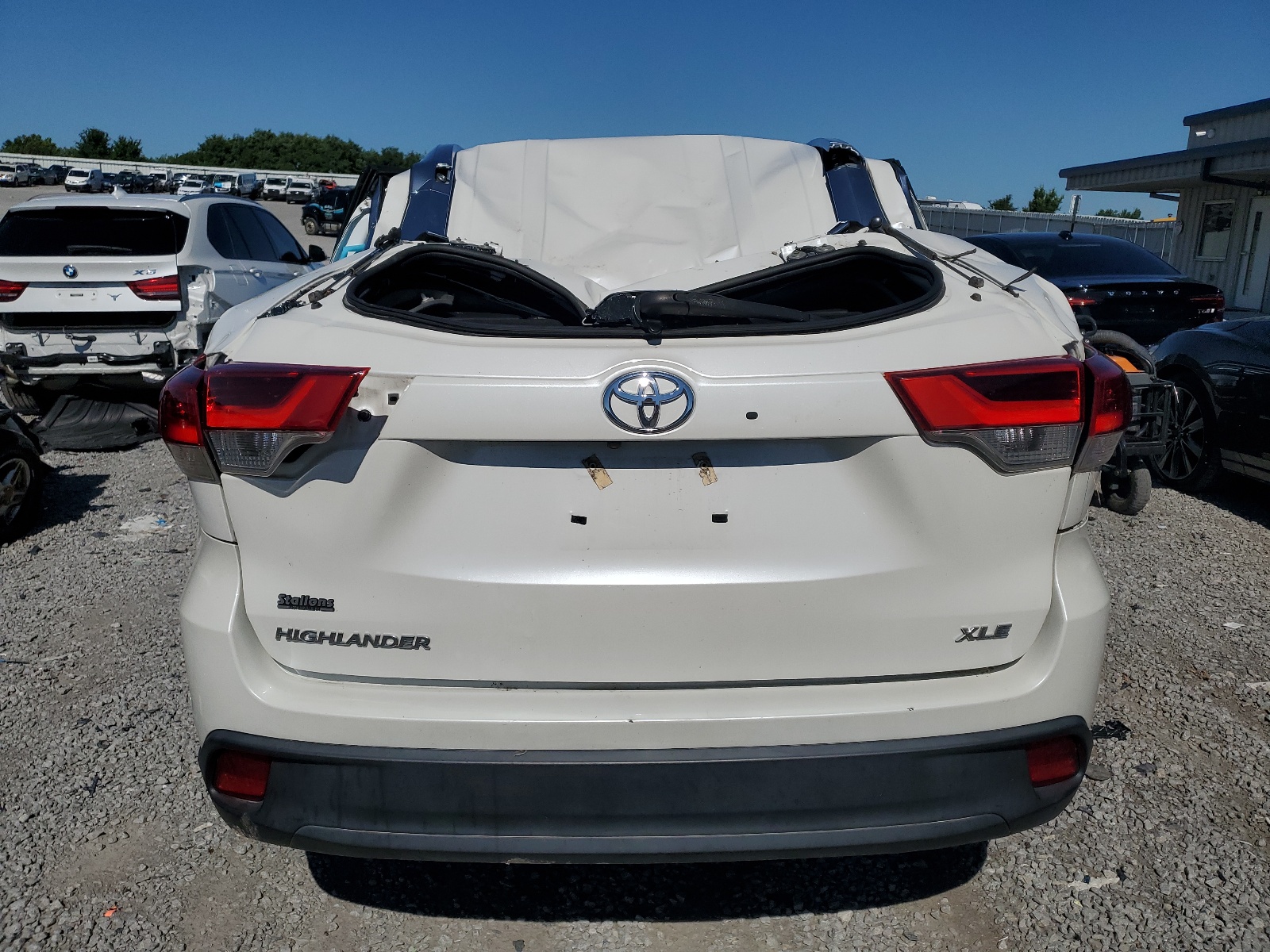 5TDKZRFHXKS348033 2019 Toyota Highlander Se