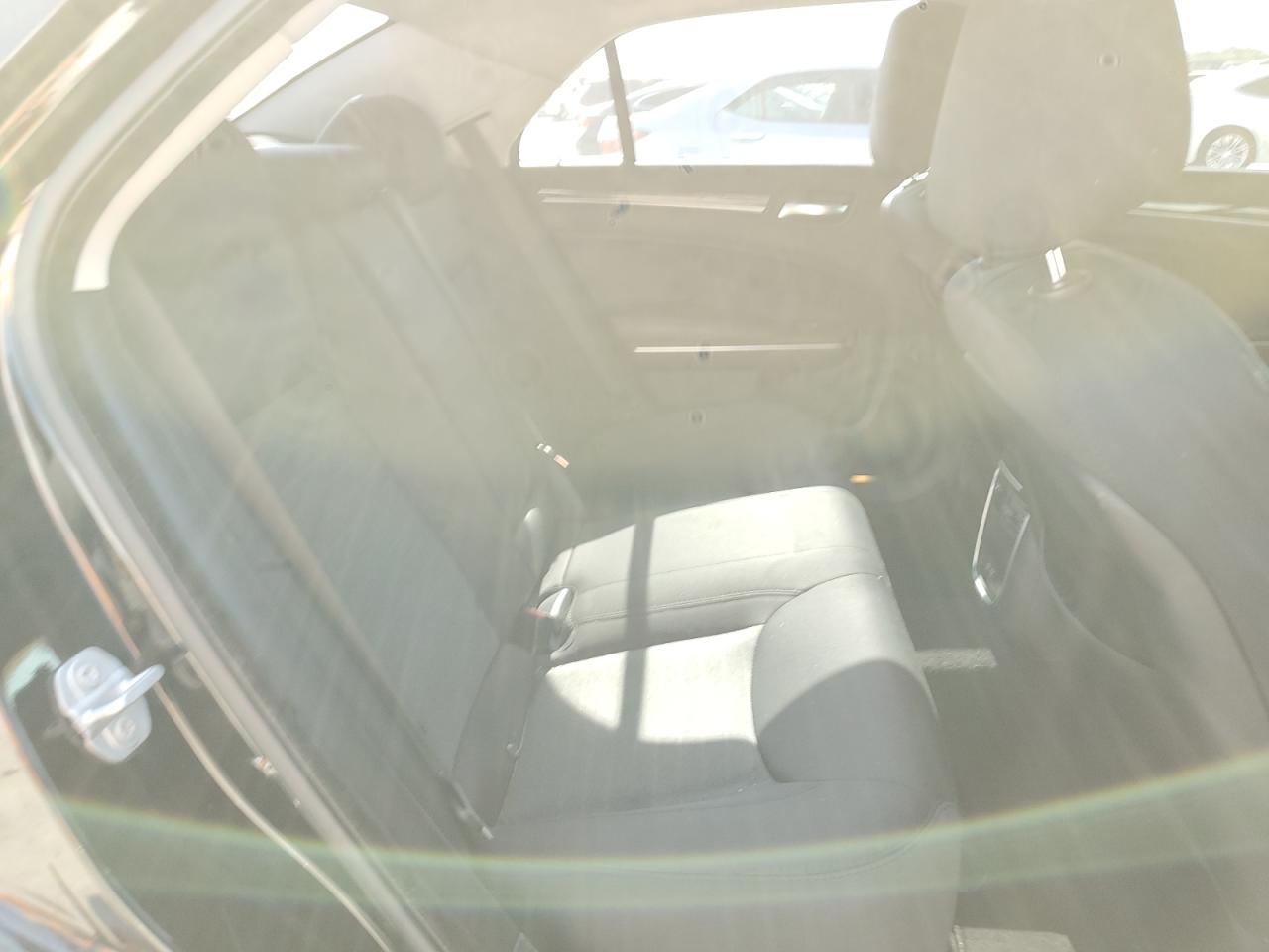 2019 Chrysler 300 Touring VIN: 2C3CCAAG0KH675985 Lot: 60339284