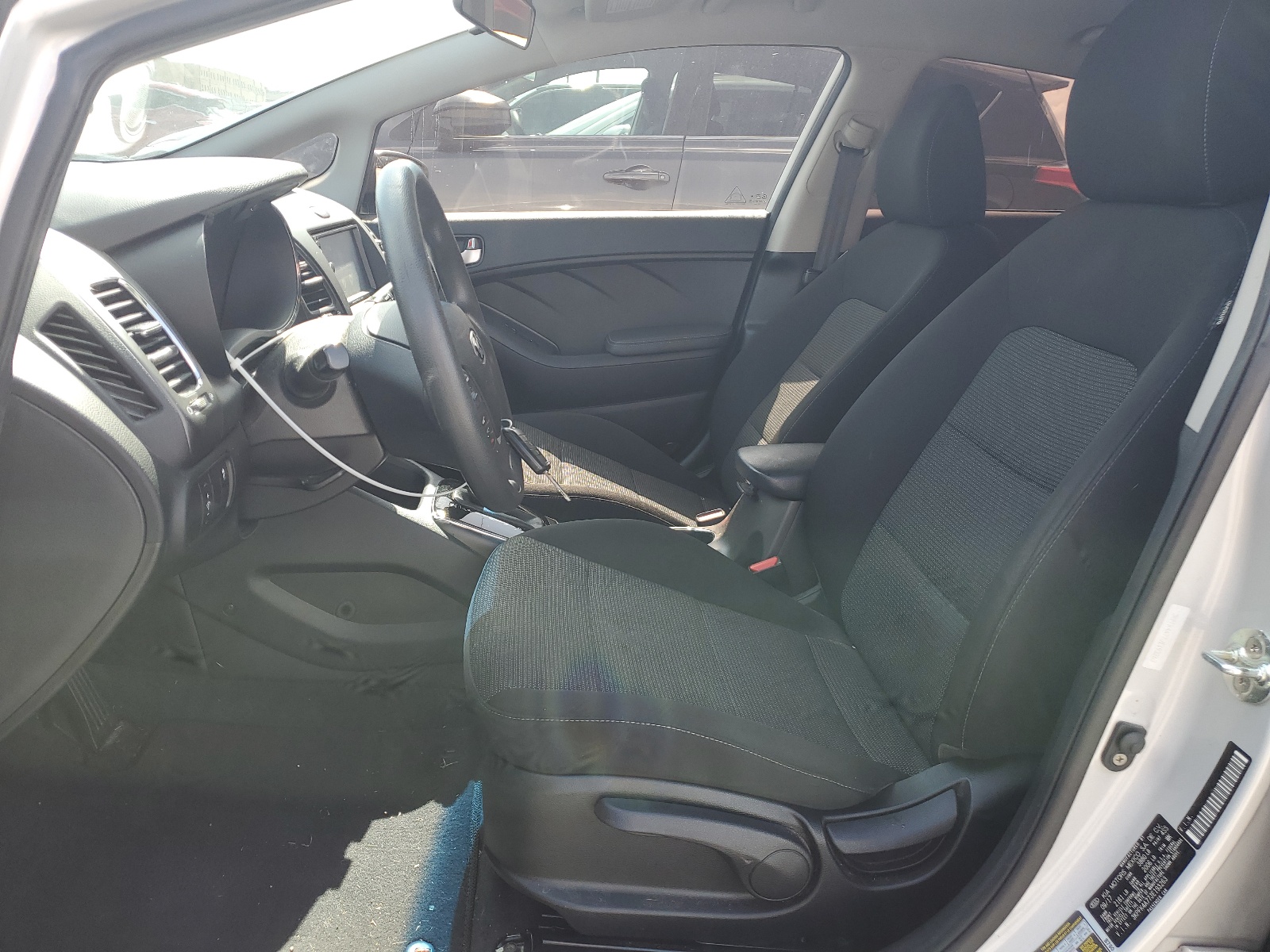 3KPFK4A77JE193263 2018 Kia Forte Lx