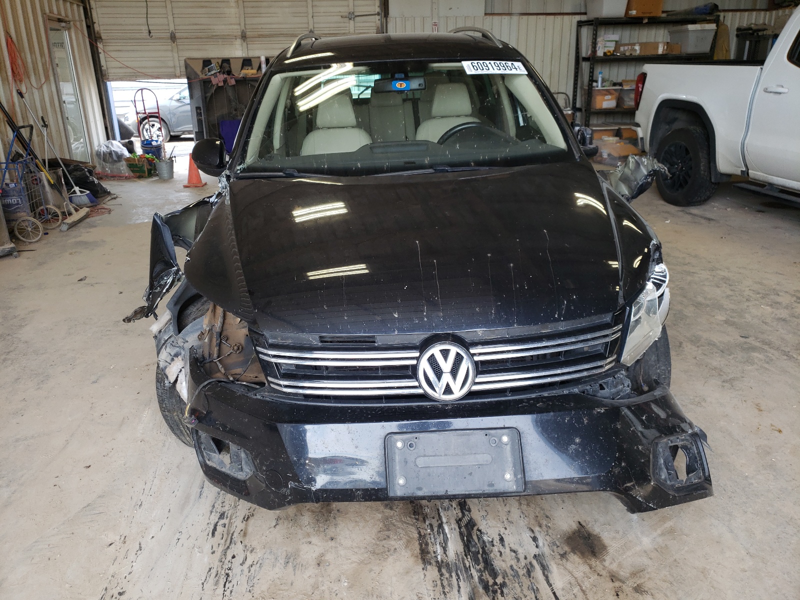 WVGRV7AXXHW504072 2017 Volkswagen Tiguan Wolfsburg