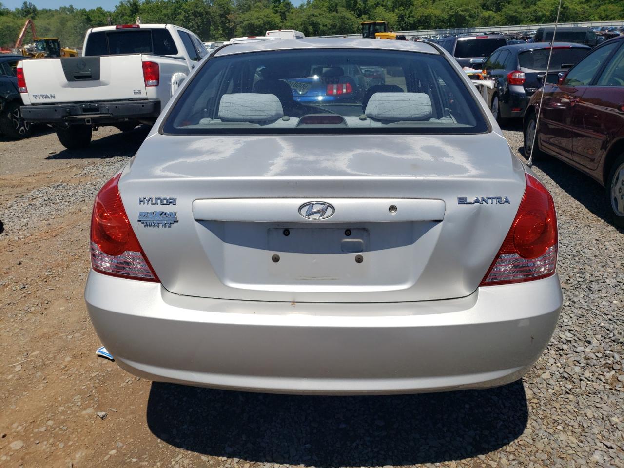 2004 Hyundai Elantra Gls VIN: KMHDN46D64U807301 Lot: 60601094