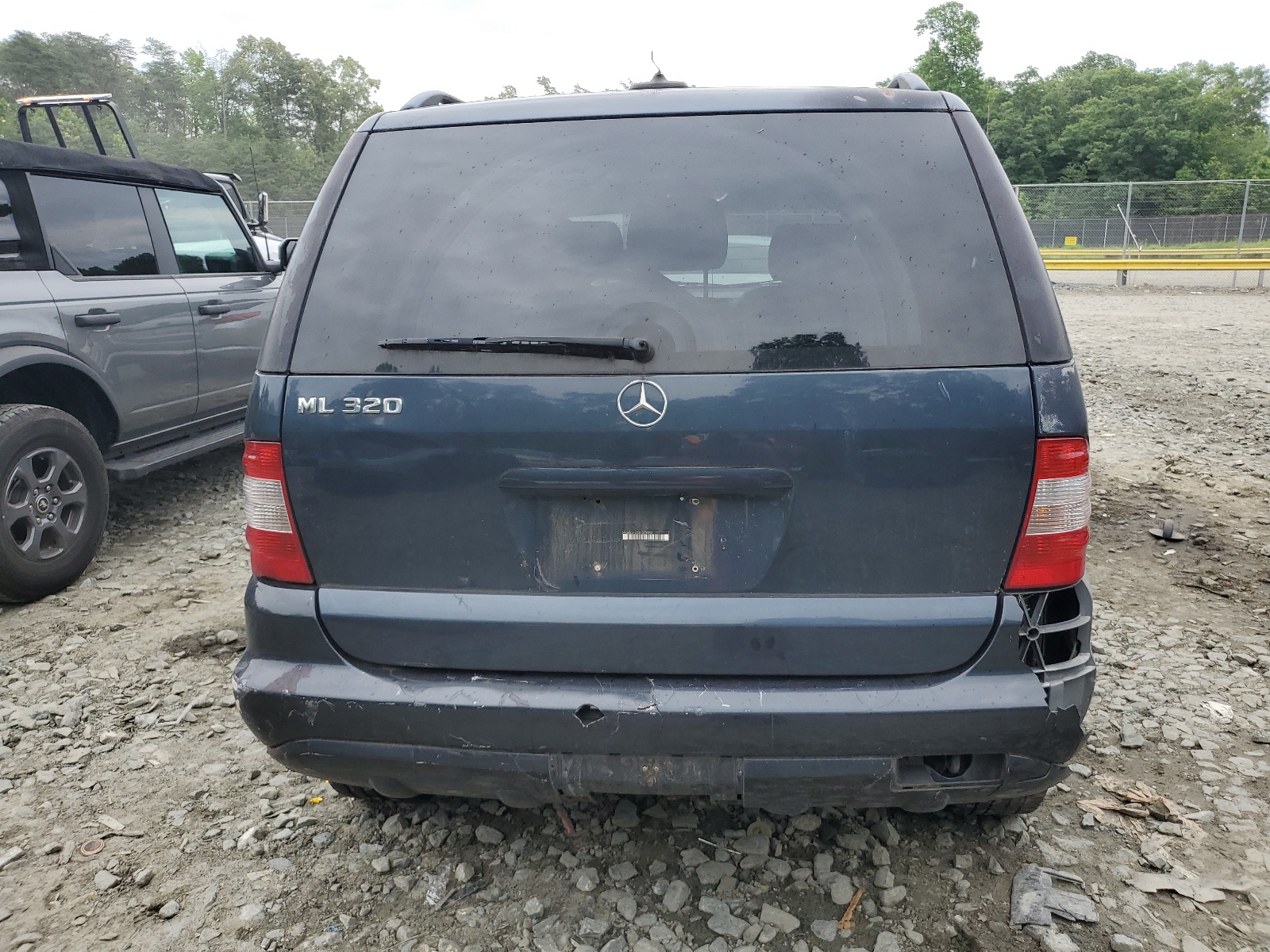 4JGAB54E23A372483 2003 Mercedes-Benz Ml 320