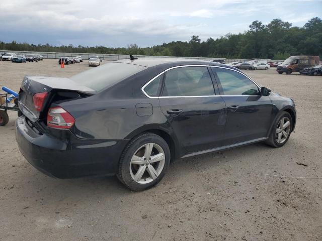 Sedans VOLKSWAGEN PASSAT 2015 Czarny