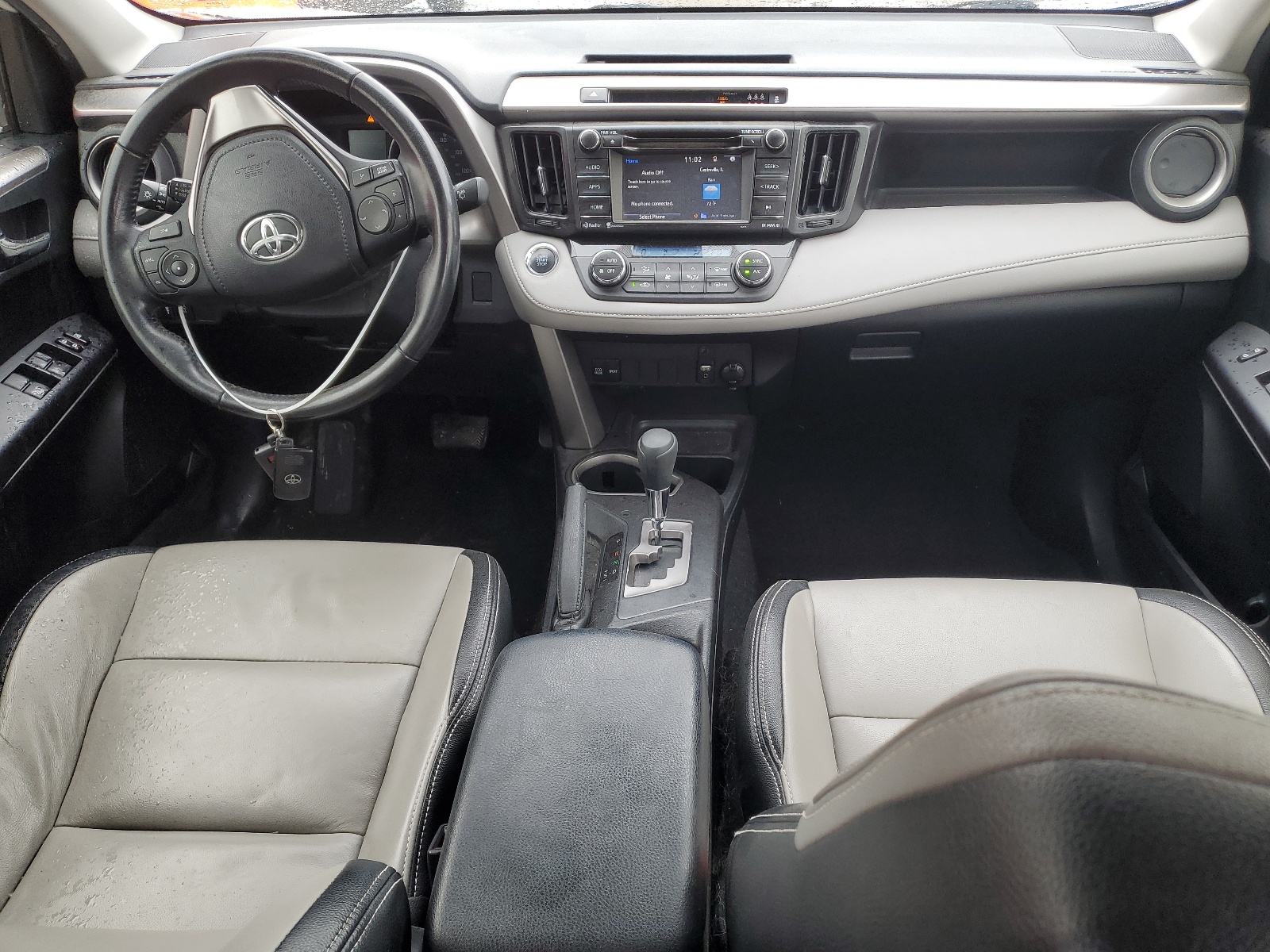 JTMRFREV3HD220560 2017 Toyota Rav4 Xle