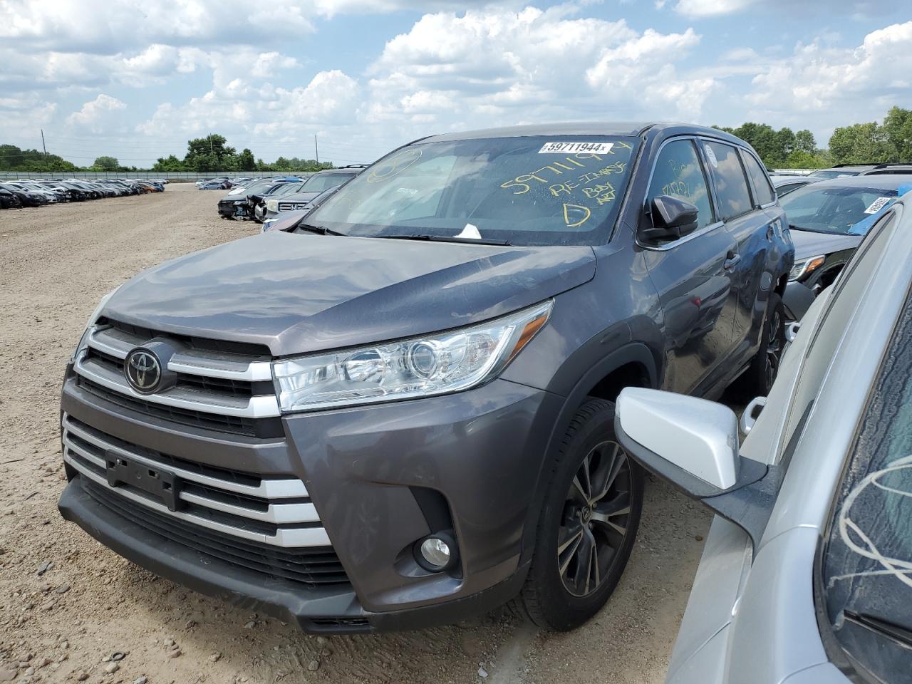 5TDZZRFHXKS300448 2019 TOYOTA HIGHLANDER - Image 1