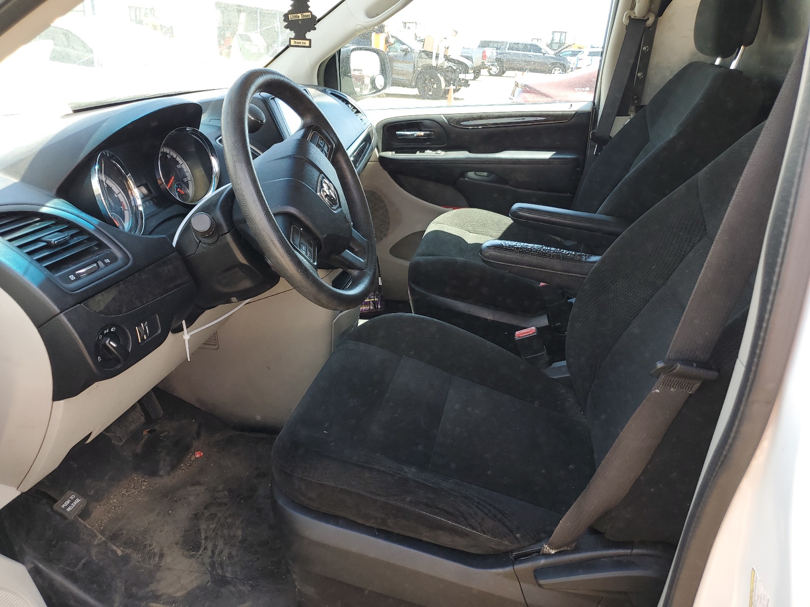 2C4JRGAG5FR681494 2015 Ram Tradesman