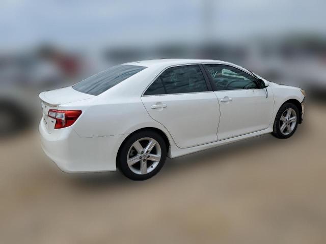  TOYOTA CAMRY 2014 Белый