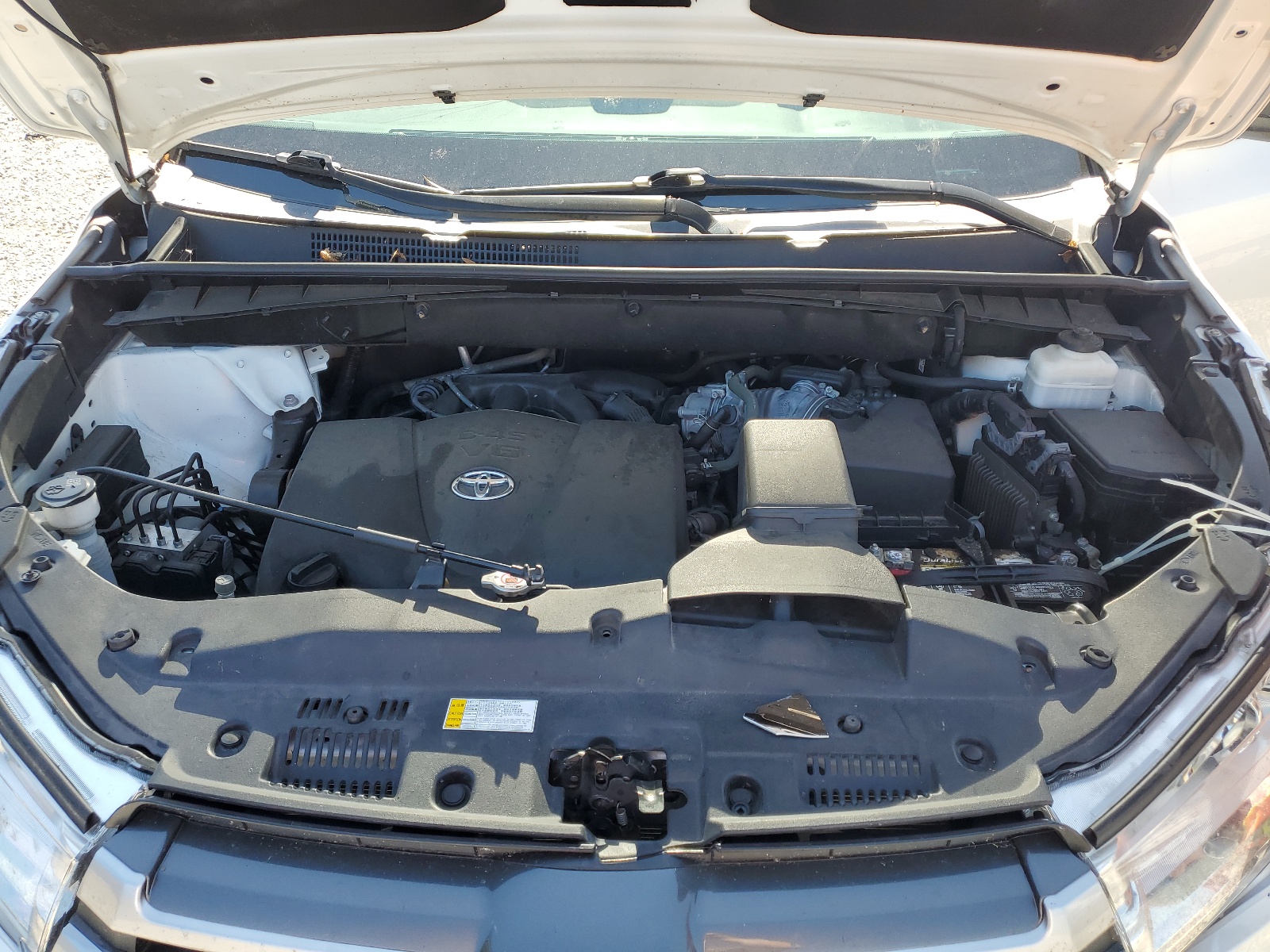 5TDKZRFHXKS348033 2019 Toyota Highlander Se