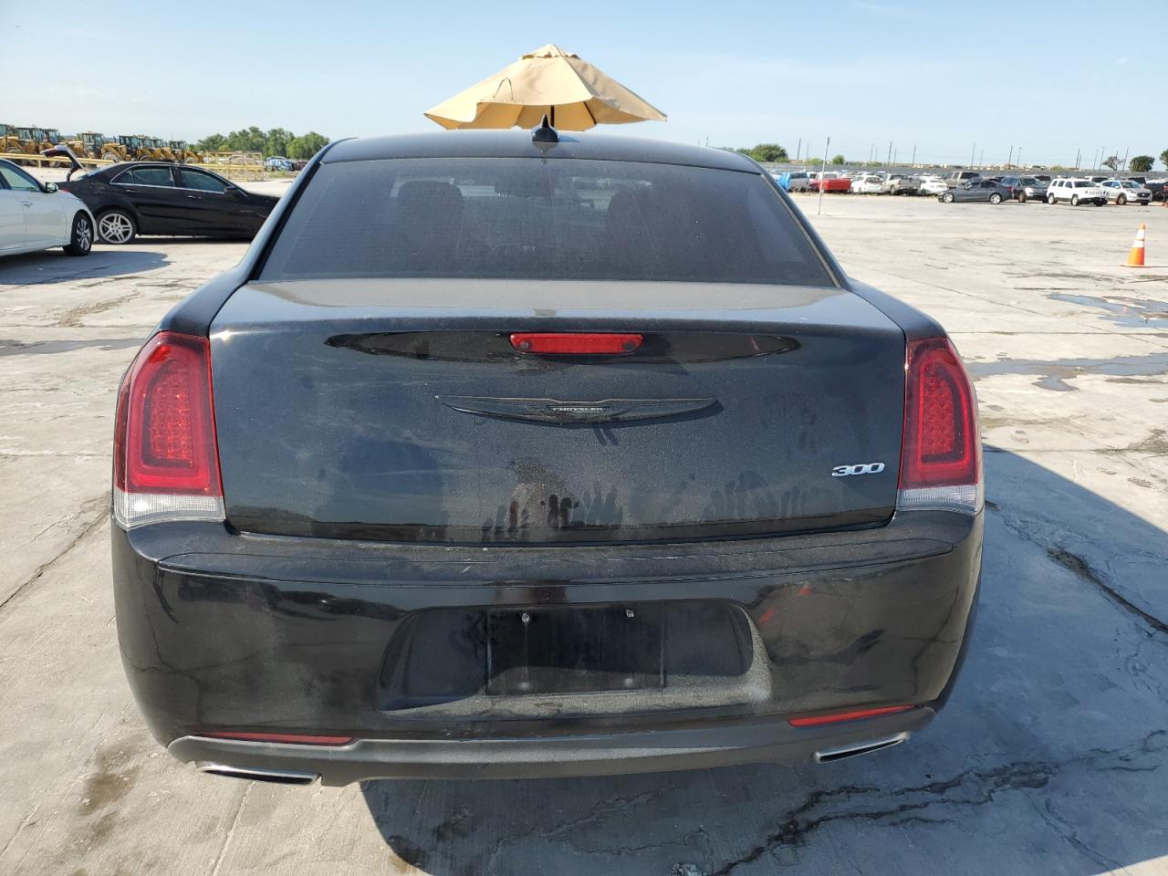 2019 Chrysler 300 Touring VIN: 2C3CCAAG0KH675985 Lot: 60339284