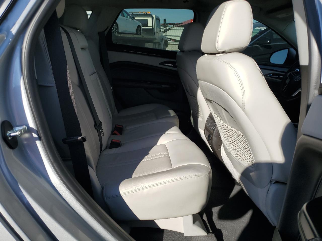 2015 Cadillac SRX - Image 10