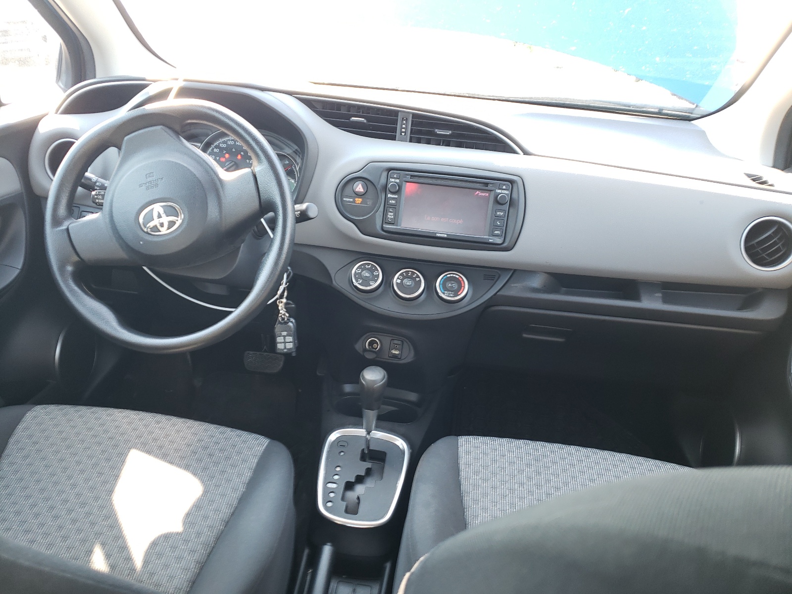 VNKKTUD31FA040206 2015 Toyota Yaris