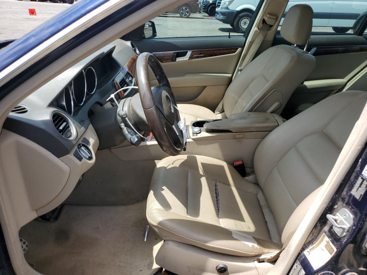 2012 Mercedes-Benz C 250 VIN: WDDGF4HB3CR205702 Lot: 60929484
