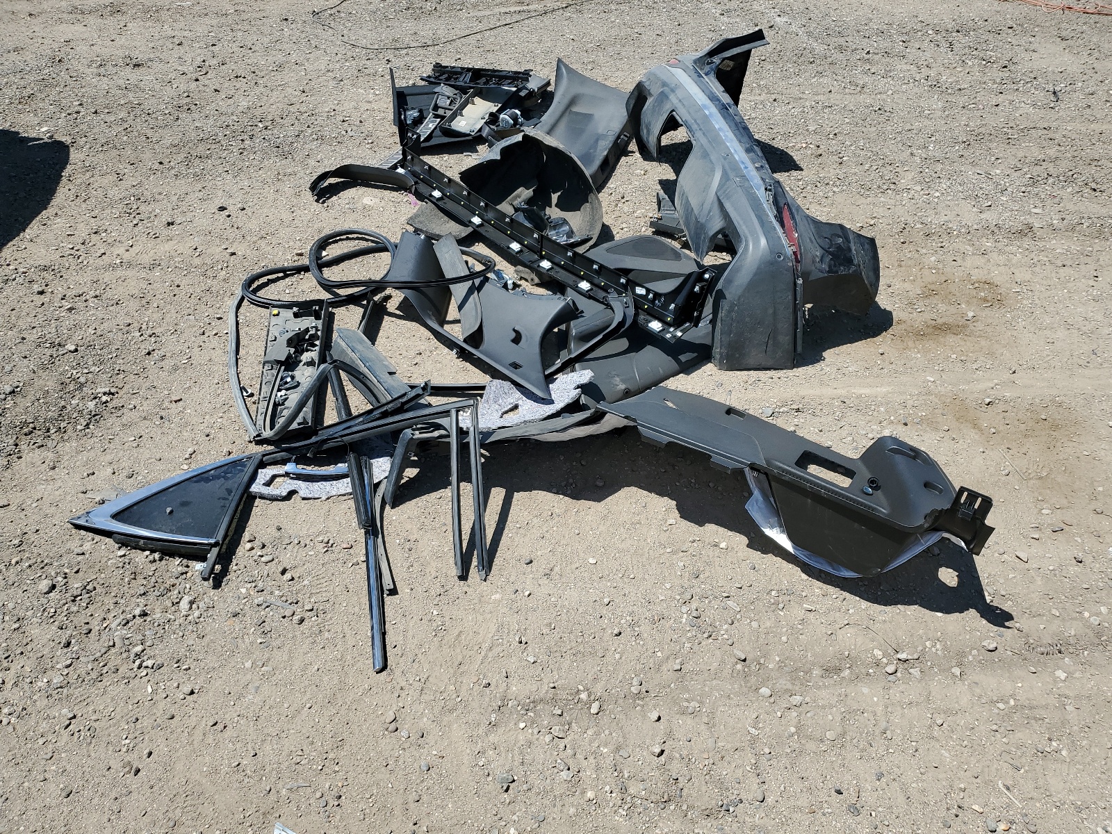 2GNAXWEX1J6267818 2018 Chevrolet Equinox Premier